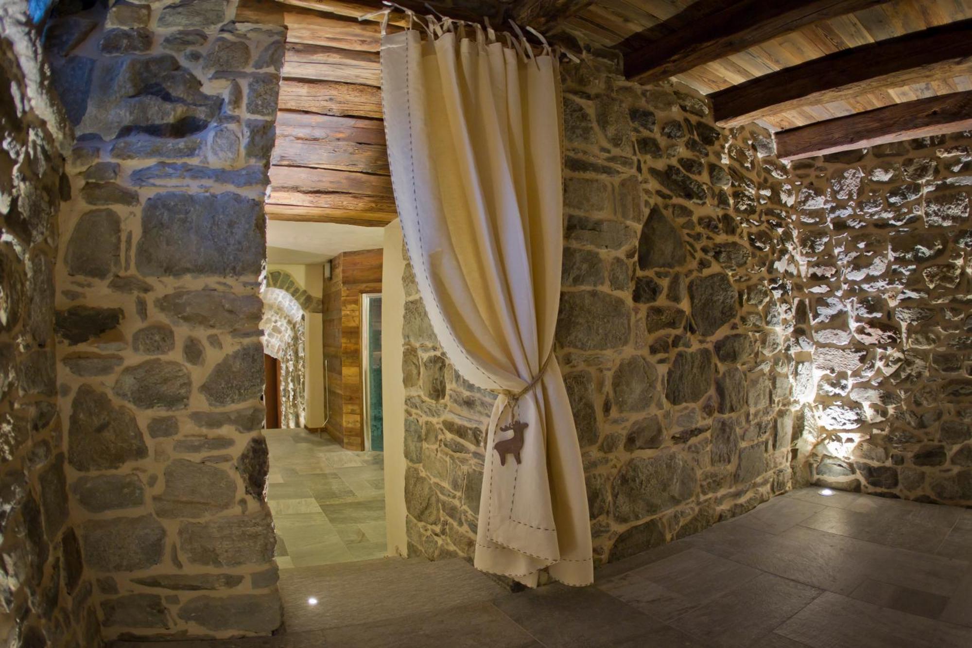 Le Petit Relais Hotel Valpelline Exterior foto
