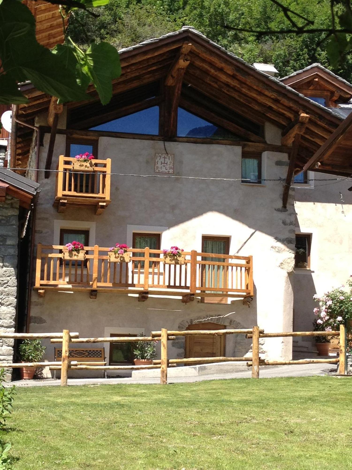Le Petit Relais Hotel Valpelline Exterior foto